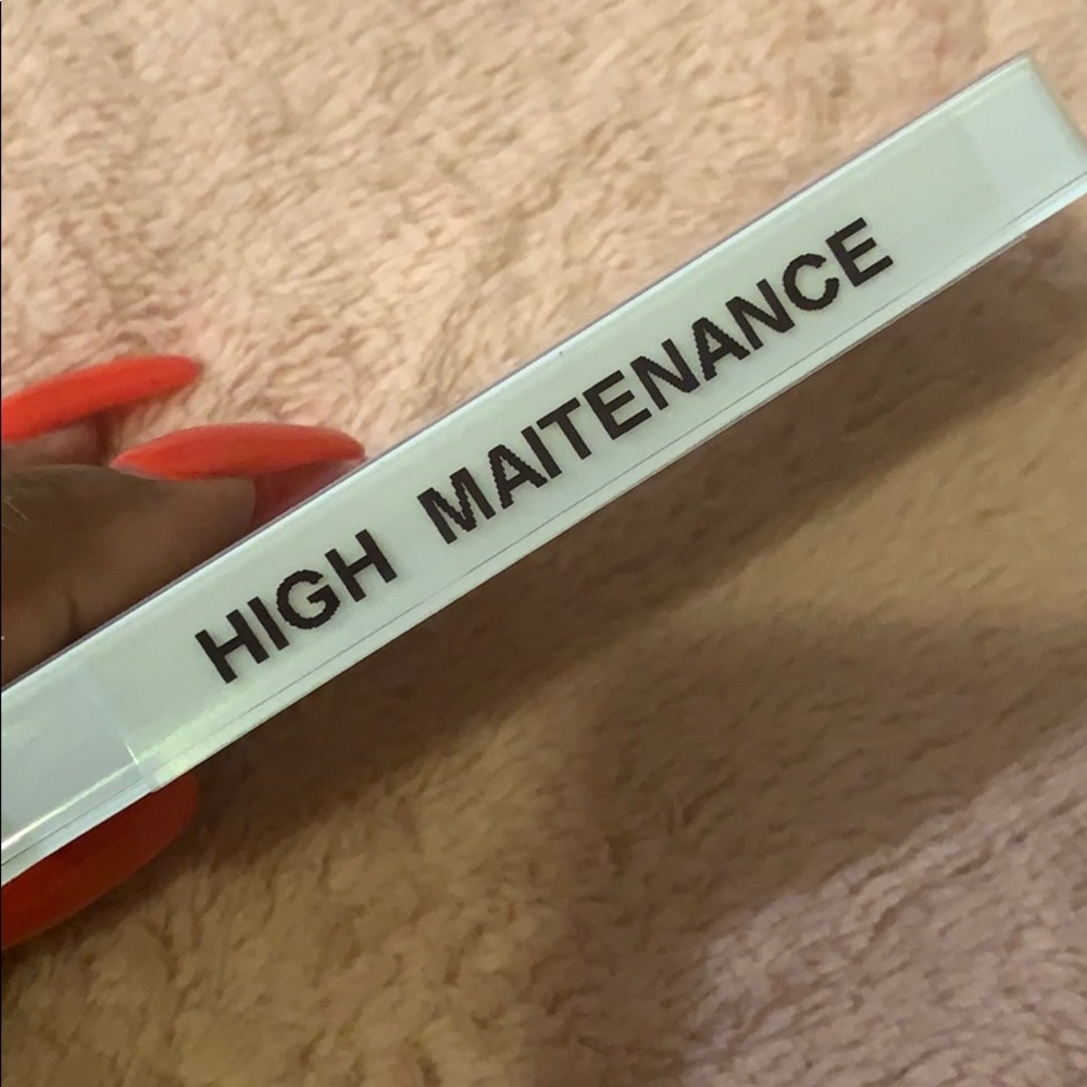 High maintenance - Picture 2 of 4
